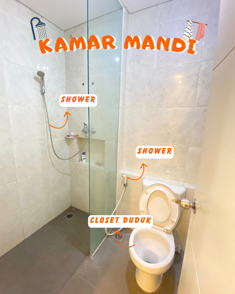 kamar mandi dengan area mandi terpisah dengan closet
