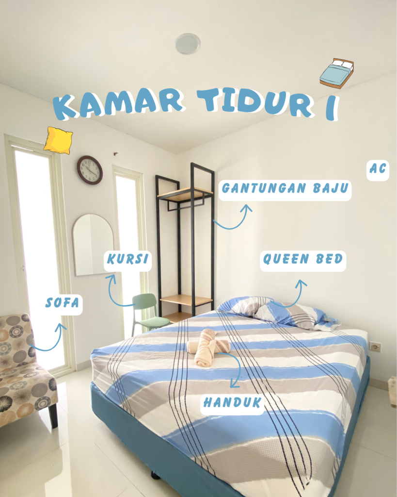 kamar tidur pertama yang dilengkapi dengan ac, queend bed, gantungan baju